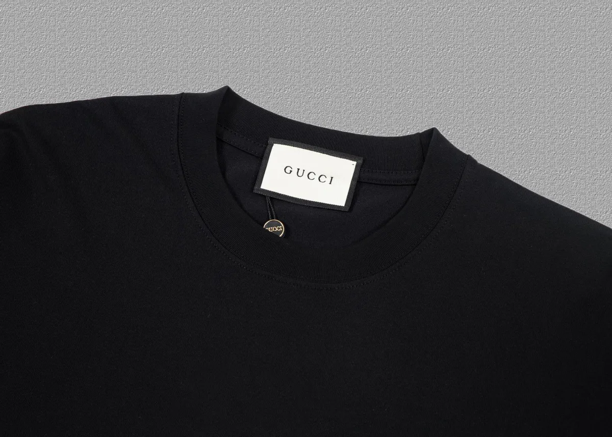 P80✨🔥 [Gucci co-branded with Balenciaga] 2026FW short-sleeved T-shirt printed letter logo Premium 26s double yarn 300g fabric heavy fabric custom stretcher rib same vat and dye complete three labels men and women Same Style Color: Black White Apricot Size: S M L XL XXL